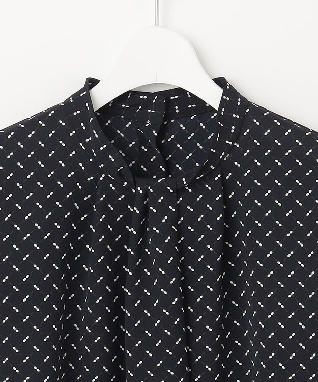 自由区 S 【セットアップ対応・洗える】ライトサテン8分袖 ブラウス ブラック系1