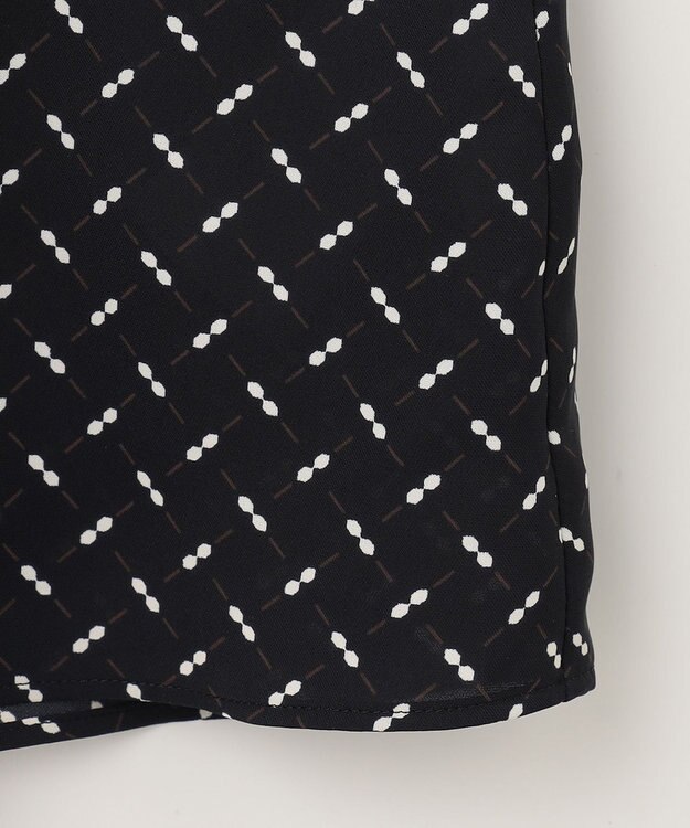 自由区 S 【セットアップ対応・洗える】ライトサテン8分袖 ブラウス ブラック系1