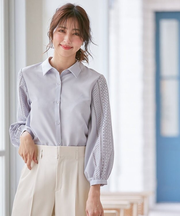 ANY SIS 【洗える】エンブロイダリースリーブ ブラウス ライトブルー