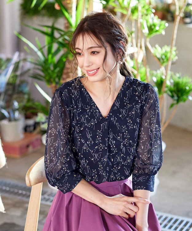 Tiaclasse L 【洗える】花柄Vネックブラウス ネイビー