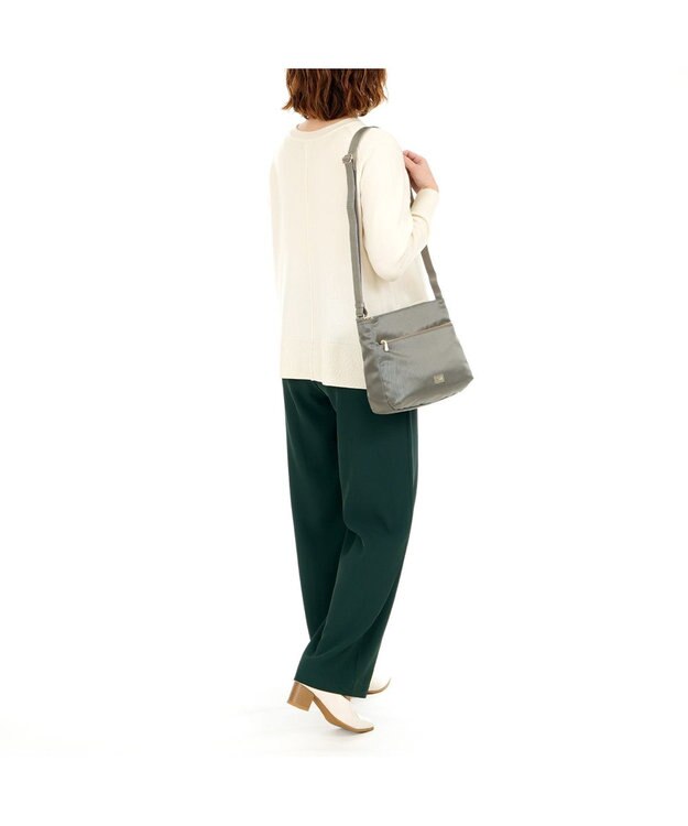 IBIZA プリード　ナイロン　ショルダーバッグ グレー