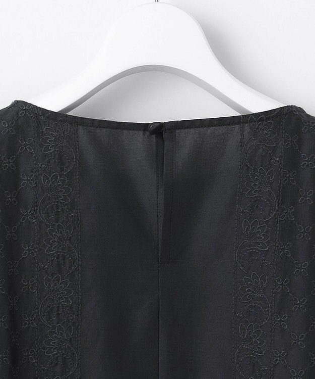 自由区 【接触冷感・洗える】エンブロイダリーローン Tブラウス ブラック