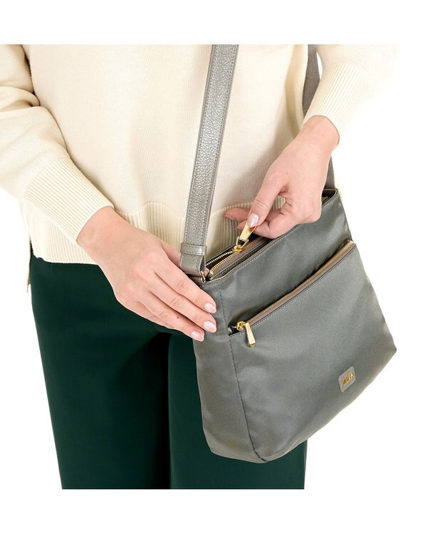 IBIZA プリード　ナイロン　ショルダーバッグ グレー