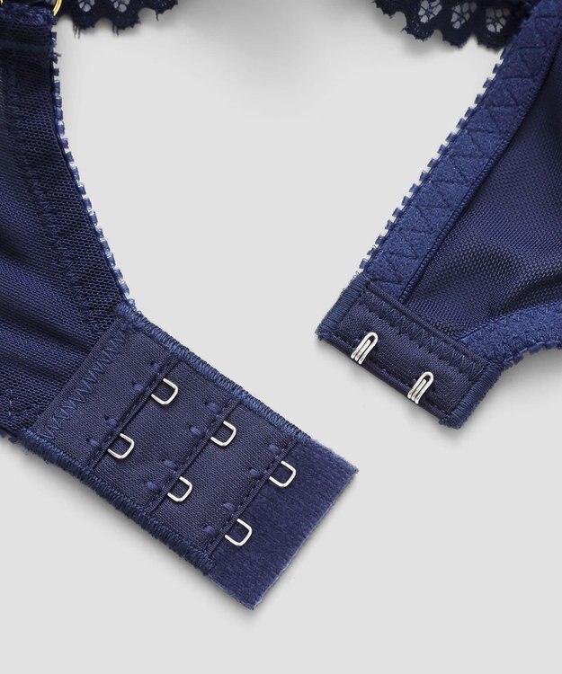 San-ai Resort（三愛水着楽園） 【WEB限定】【northerly bra 楽ちんフィットシリーズU字】 フリルレースブラショーツセット B～Fカップ 【northerly】 ネイビー