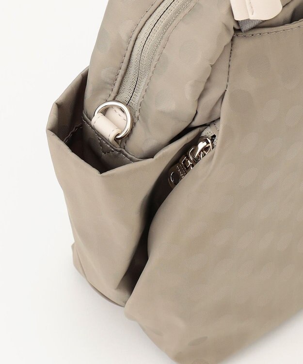 Y'SACCS はっ水ドットジャカード　ショートハンドル付き　軽量2wayショルダー グレージュ