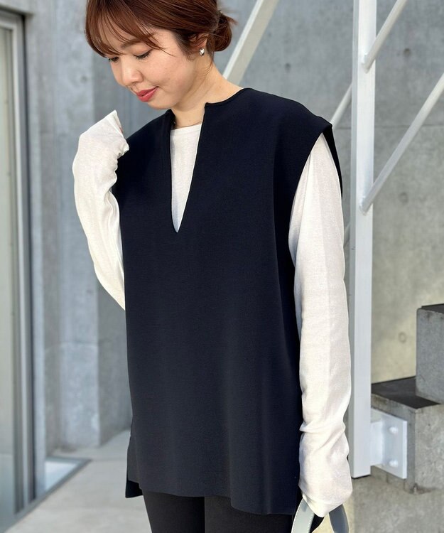UNFILO フォルムニットジレ ネイビー