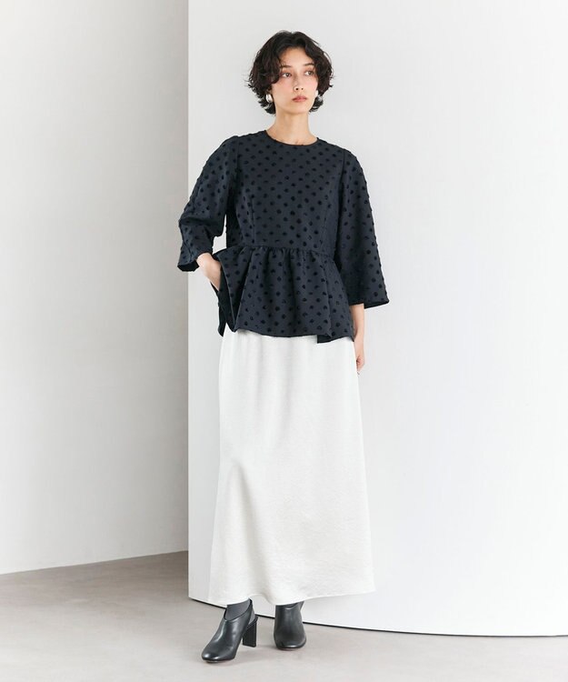 #Newans 【洗濯機可】ジャガ―ドドットペプラムブラウス ネイビー