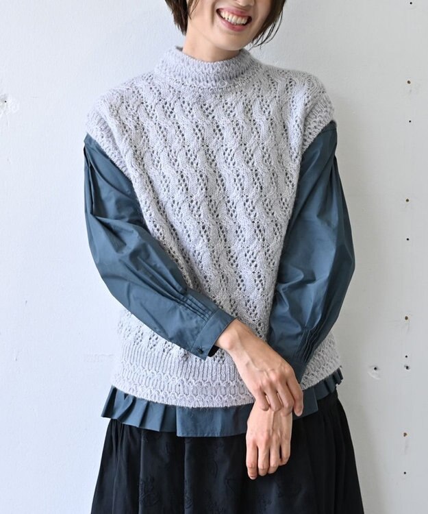muuc 〈高品質シルク＆アンゴラモヘア〉模様編み ボトルネックベスト ライトグレー