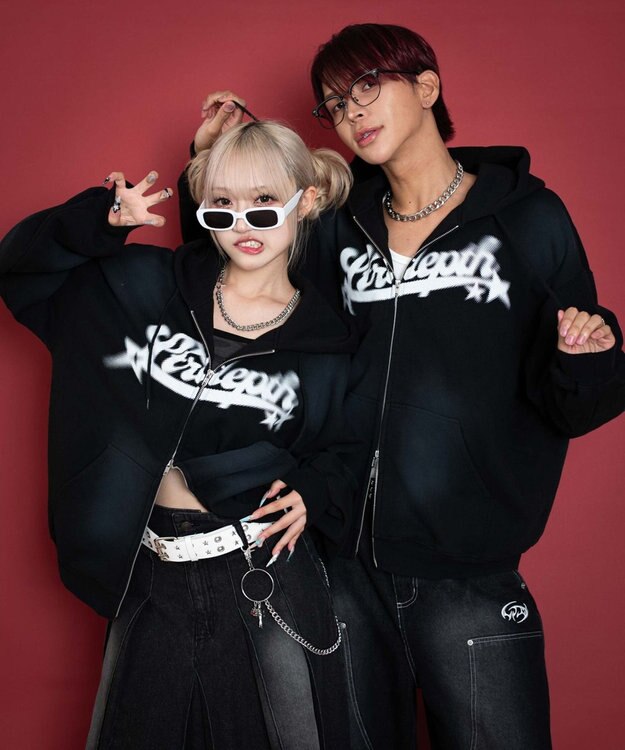 WEGO 【ユニセックス着用ITEM/MLサイズ展開】グラフィックZIPパーカー ブラック