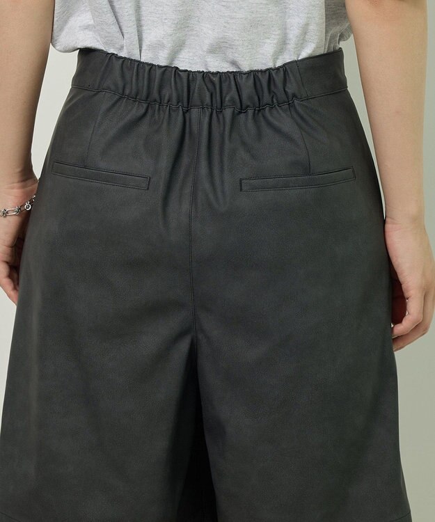 Green Parks レザーライクショートパンツ Black