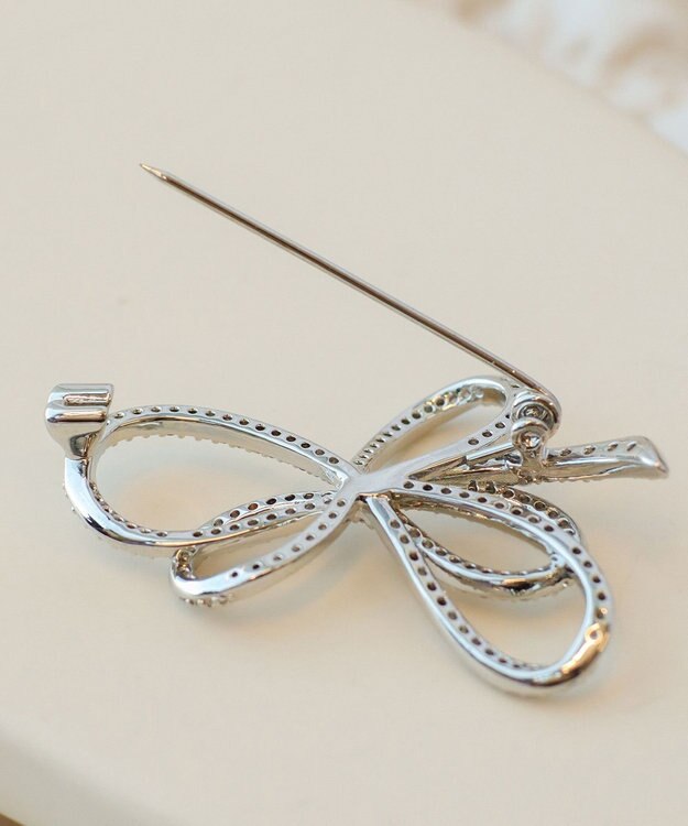 Tiaclasse クロスリボンデザインブローチ シルバー