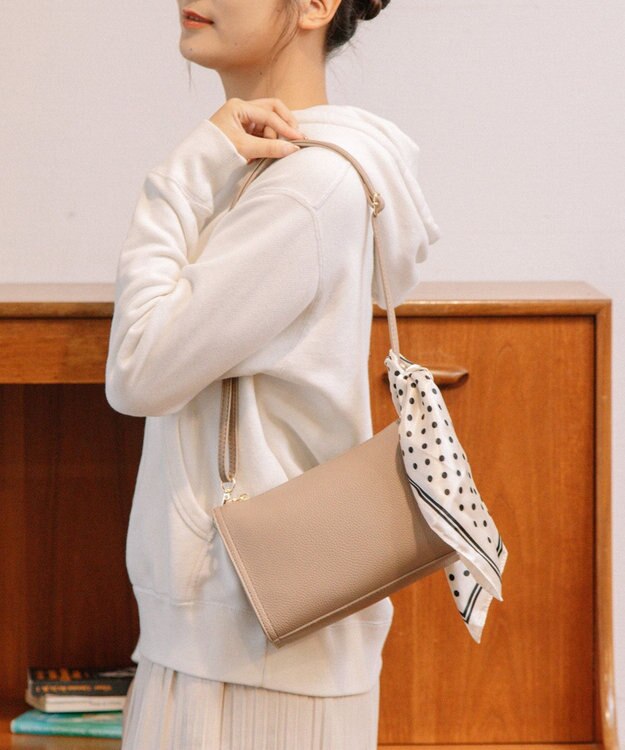 UNBILLION 【テレビ ドラマ着用アイテム】cachecache WEB限定スカーフ付ボックスショルダー オーク