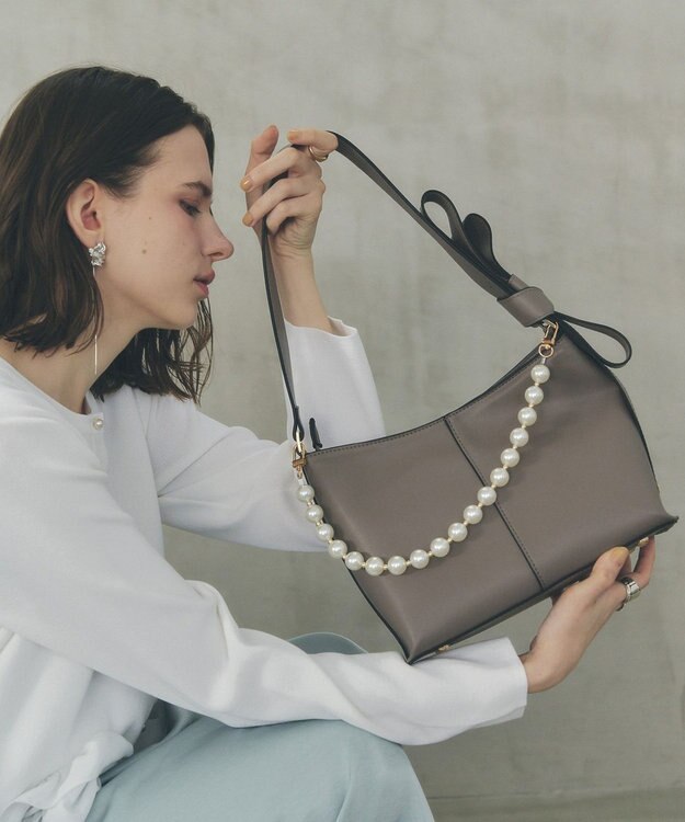YECCA VECCA パールチャーム付きリボンベルトバッグ Charcoal Gray
