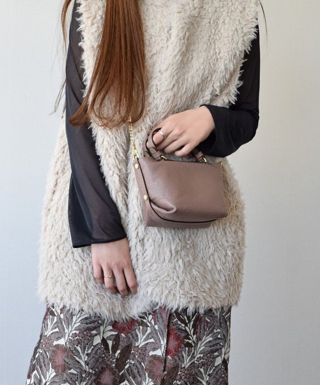 INTER-CHAUSSURES 【LORISTELLA】チェーンストラップレザーミニバッグ ベージュ