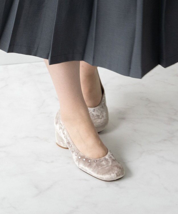 Bridget Birkin 【Bridget Birkin】トップラインビジューオブリークパンプス ベージュ雑材