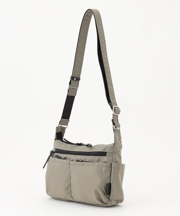 Y'SACCS トリプルポケットベーシックショルダー グレージュ