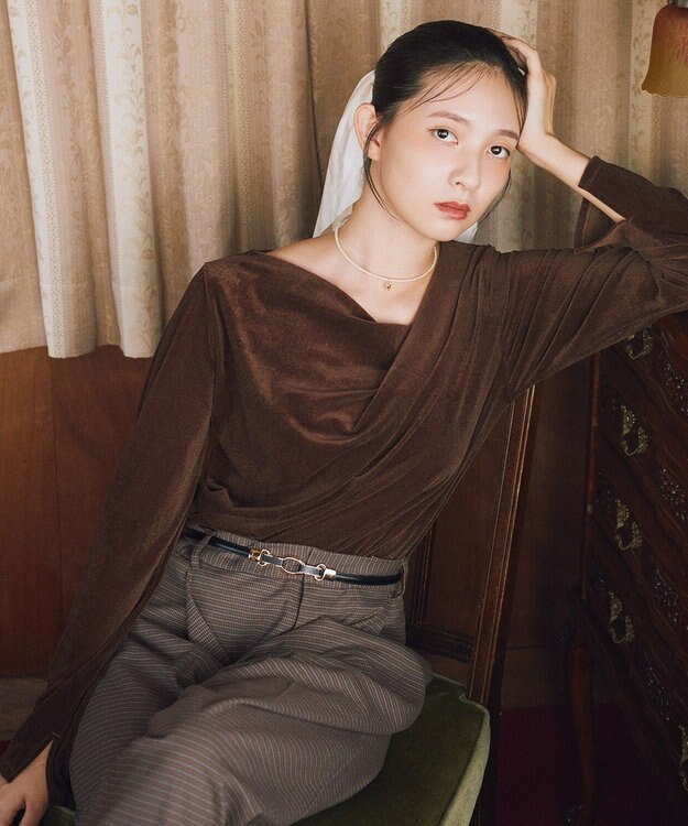 earth music&ecology シアーベロアドレープネックプルオーバー Brown