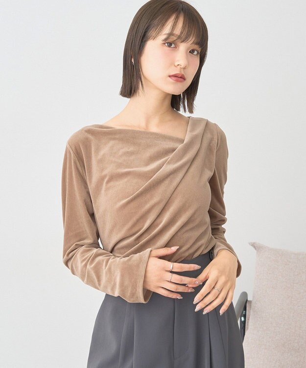 earth music&ecology シアーベロアドレープネックプルオーバー Beige