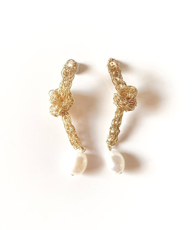 CASUMINO yui white ピアス gold