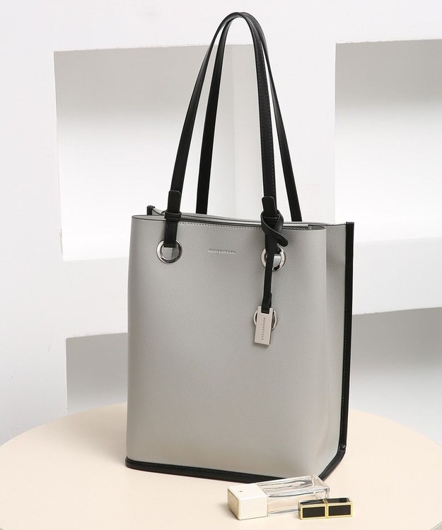 style code 【MERCURYDUO/マーキュリーデュオ】メタルアイレット　縦長トートバッグ 推し活ラージバッグ 縦長ショルダーバッグ オリーブ