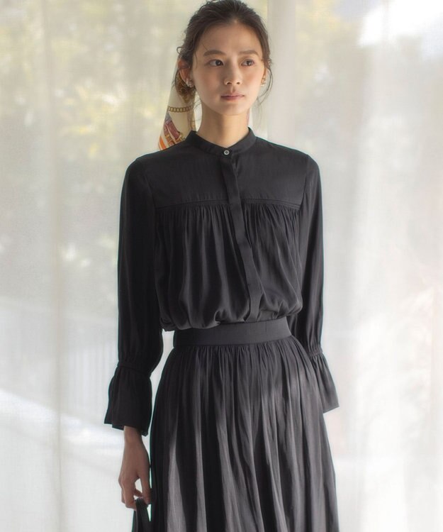 組曲 L 【WEB限定】ギャザーライトデシン ブラウス ブラック系