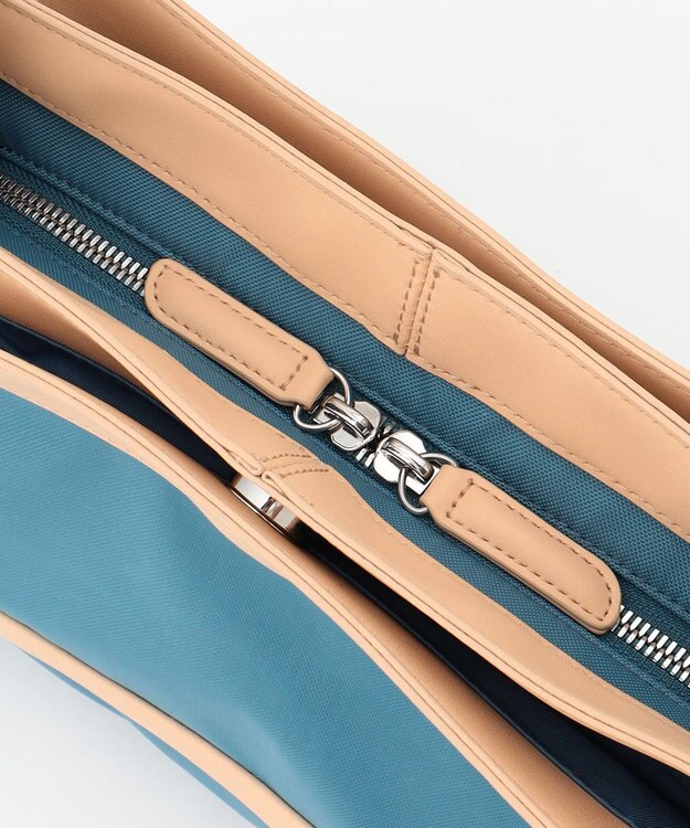 Y'SACCS トラベル ホライズンショルダー ライトブルー【WEB限定カラー】