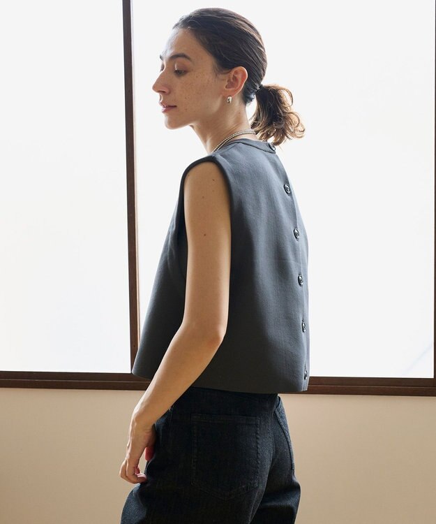 UNFILO フォルムニット クロップドベスト チャコール