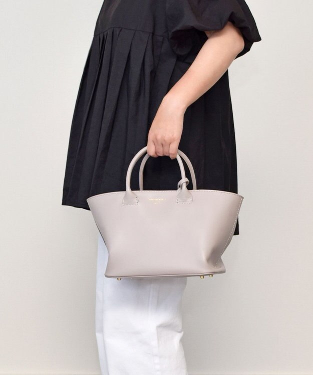 INTER-CHAUSSURES 【Christian Villa】ミディアムサイズベーシックハンドバッグ ライトグレー