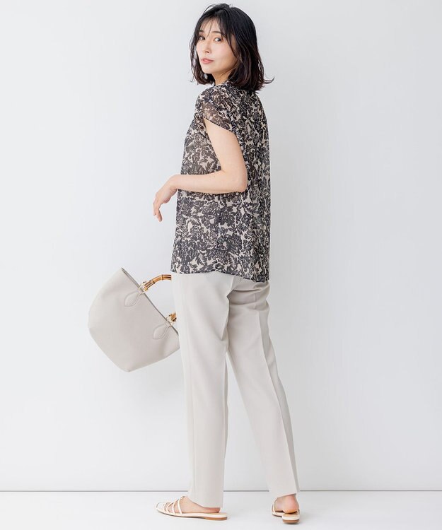 23区 【洗える】ボタニカルプリント スキッパー ブラウス ベージュ×ブラックプリント