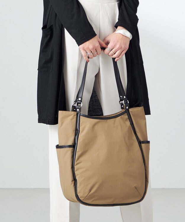 Y'SACCS 【ムック本掲載】タスランナイロントートバッグ midium ベージュ【WEB限定カラー】