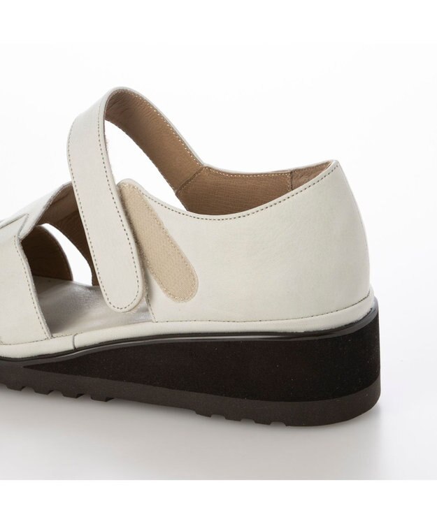 MODE ET JACOMO <D'ICI>ボリュームソールグルカサンダル アイボリー