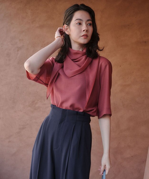 BEIGE， MOYE / スカーフ付き ハーフスリーブブラウス L.Bordeaux