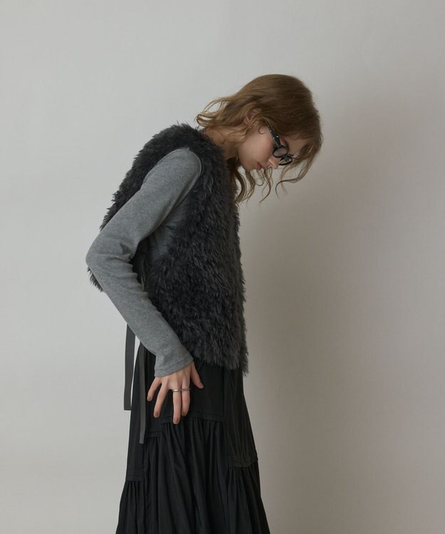 GRACE CONTINENTAL ショ－トファ－ジレ チャコール