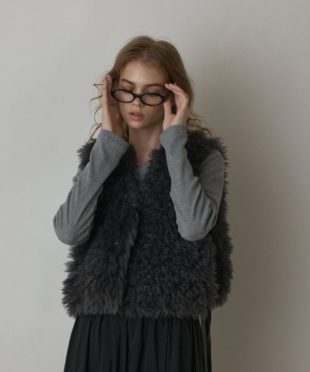 GRACE CONTINENTAL ショ－トファ－ジレ チャコール