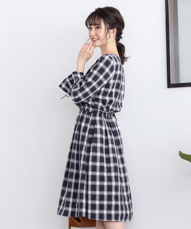 Tiaclasse 【洗える】女性らしさ引き立つリボン袖ギャザーワンピース ネイビーチェック