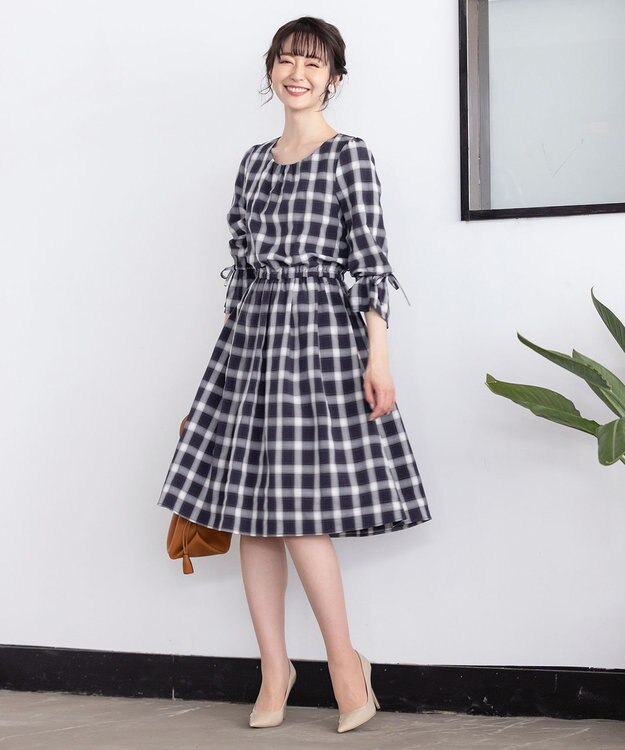 Tiaclasse 【洗える】女性らしさ引き立つリボン袖ギャザーワンピース ネイビーチェック