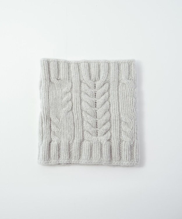 AND WOOL 〈上質な素材と手仕事から生まれた優しいニット〉メリノウール・ケーブル編みスヌード シルバーグレー