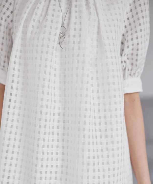 Tiaclasse 【洗える】シアーチェックパフスリーブチュニックブラウス オフホワイト