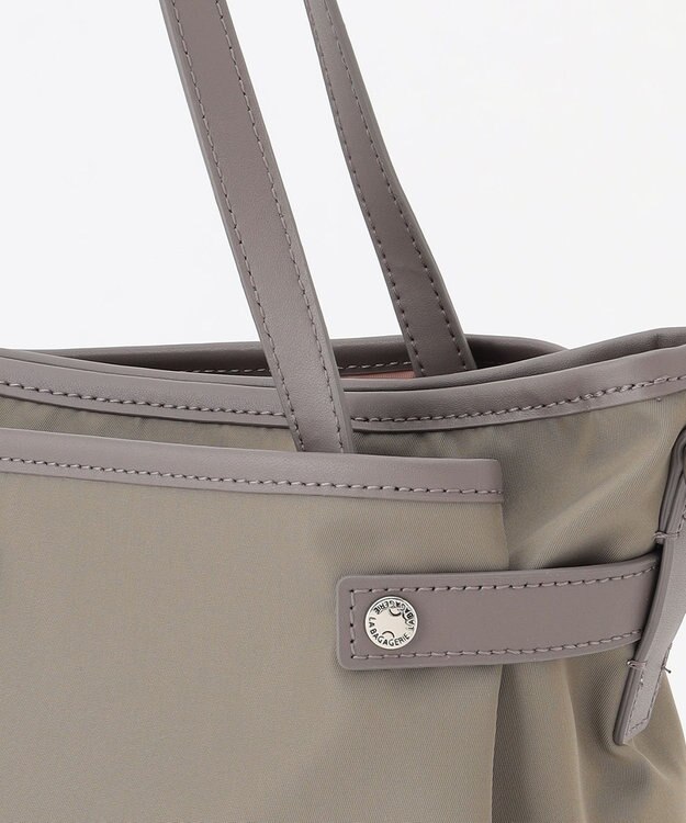 LA BAGAGERIE 【撥水ナイロン】ベーシックA4トート グレージュ