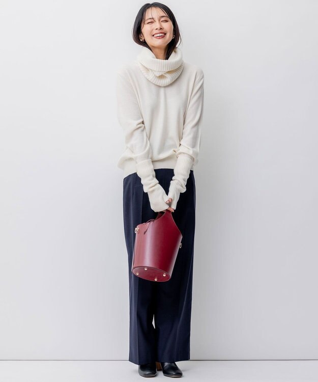 23区 【洗える】ピュアカシミヤ Vネック ニット ホワイト系