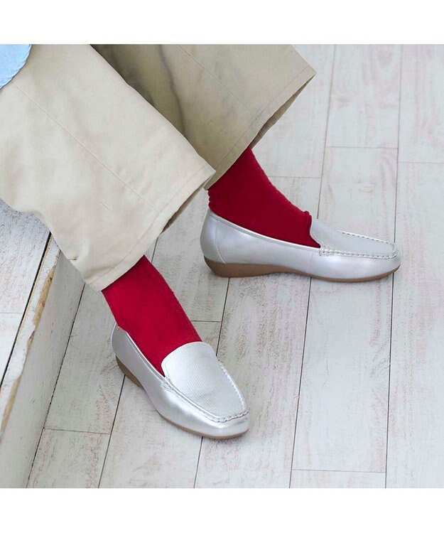 ing <ing>リラックスモカシンシューズ シルバー