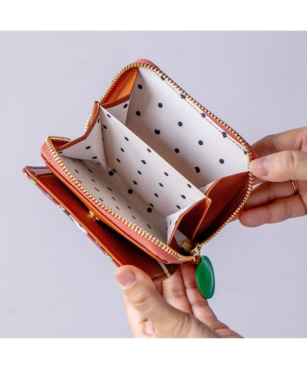 tsumori chisato CARRY ガーデンゴルフクラブ ラウンドファスナー 2つ折り財布 ブラウン