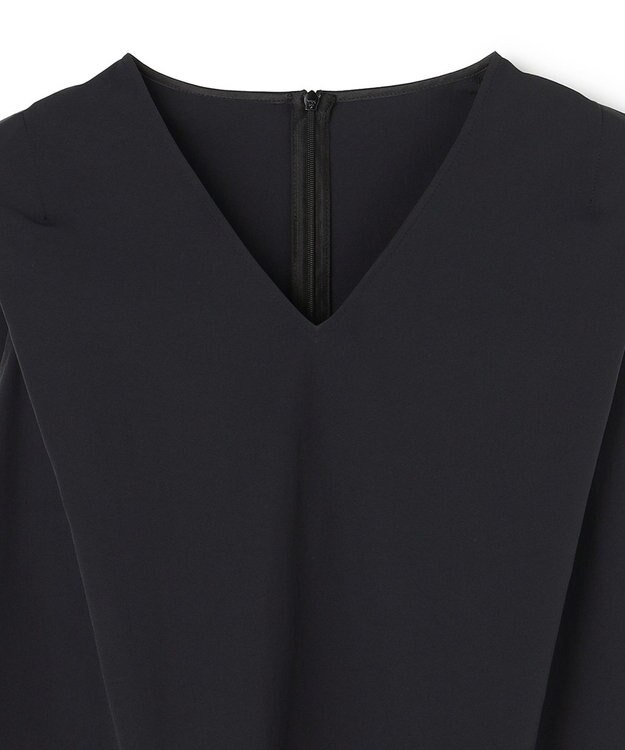 BEIGE， YANN / Vネックタックブラウス Black