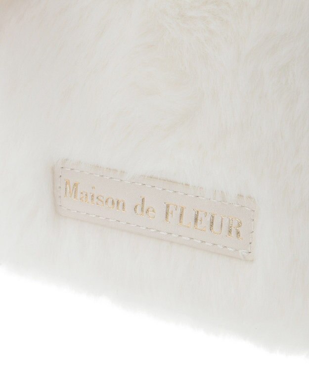 Maison de FLEUR パールリボンファーポーチ Off White
