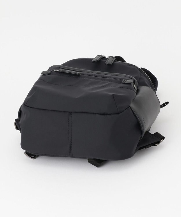 Y'SACCS 【ナイロンタフタ×リサイクルレザー】デイリーミニリュック ブラック