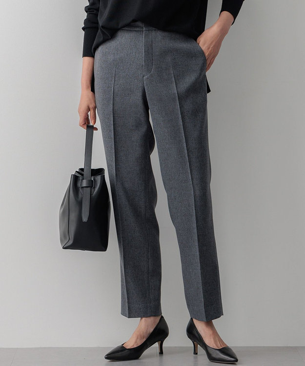 23区 【洗える】ウールライクカルゼ テーパードパンツ グレー系