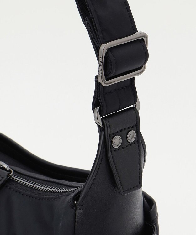 Y'SACCS 【ナイロンタフタ×リサイクルレザー】デイリーポシェット ブラック