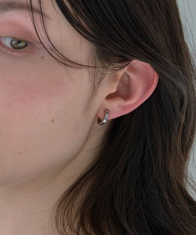 Phoebe 【痛くないシリーズ/金属アレルギー対応】ミニマルストレートフープライトフィットイヤリング　シルバー シルバー