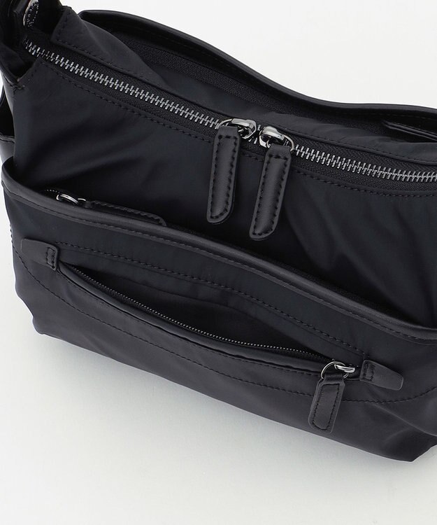 Y'SACCS 【ナイロンタフタ×リサイクルレザー】デイリーポシェット ブラック