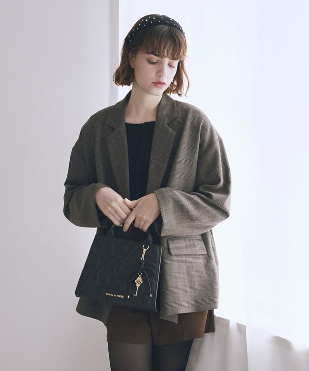 Maison de FLEUR チャーム付きリボンキルティングトートバッグ Black